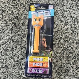 2022 PEZ SOX Cat Lightyear Toy Story Yellow New